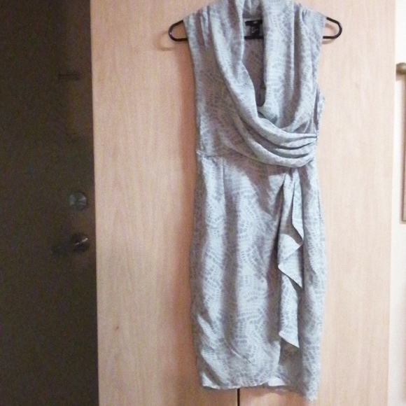 H&M Like New Sophisticated Dress - Picture 1 of 2